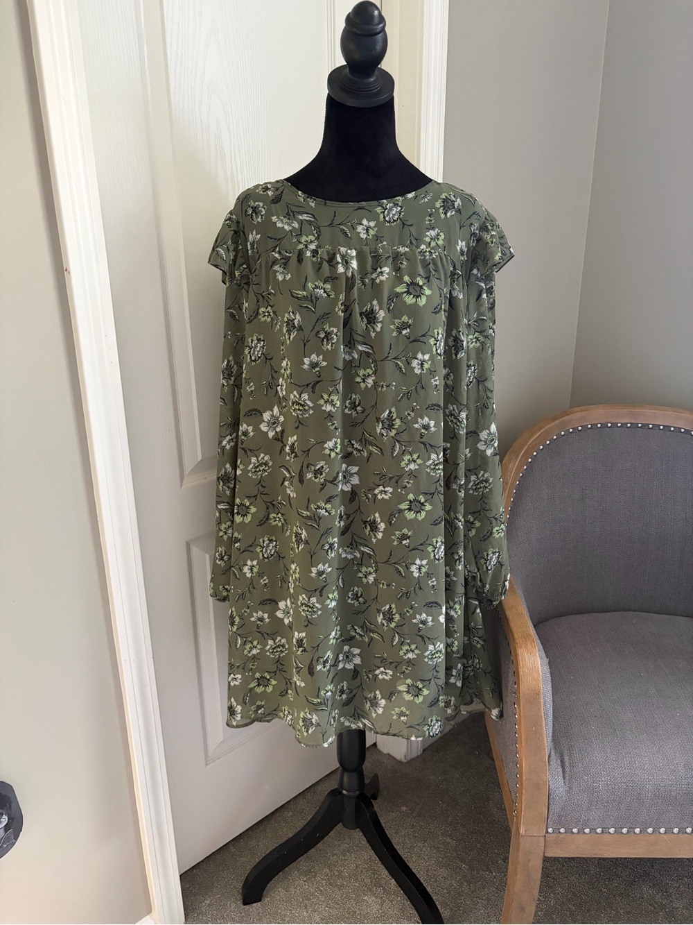 Time and Tru Olive Green Floral Midi Dress